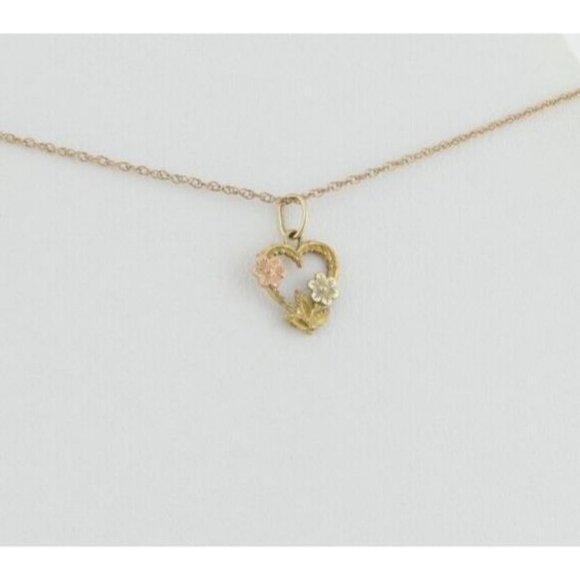 14k Yellow Gold Heart Necklace with Flowers 18" Chain - Picture 7 of 8